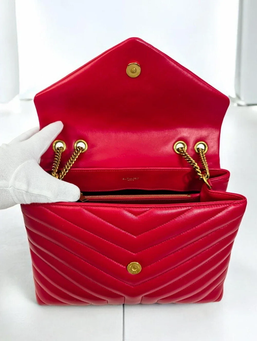 Saint Laurent Loulou medium YSL Shoulder Bag in Quilted Red leather